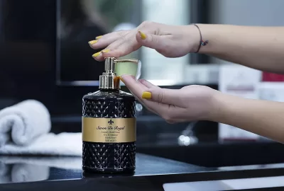 Ingrijire - SAPUN LICHID ROYAL PEARL BLACK, parfum de portocala si vanilie 500ml